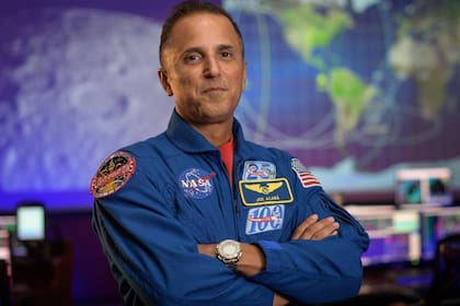 Joseph Acabá nació en California, pero sus padres son oriundos de Puerto Rico; el experimentado astronauta y educador suele mostrarse orgulloso de sus raíces hispanas