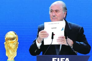 Joseph Blatter al nombrar a Qatar como sede
