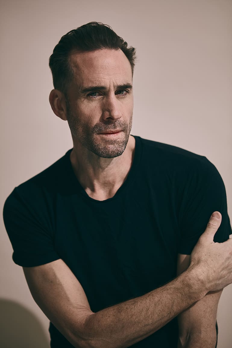 Joseph Fiennes: sus recuerdos de Buenos Aires, el trabajo en pandemia y por qué The Handmaid’s Tale “realmente desafía al patriarcado”