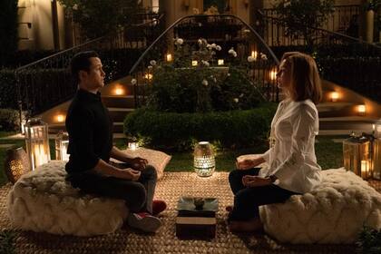 Joseph Gordon-Levitt y Uma Thurman en una de las escenas de ‘Super Pumped: The Battle for Uber (Crédito: serielizados)