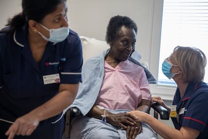 Los servicios están "muy, muy cargados", declaró uno de los responsables de un hospital al sur de Londres