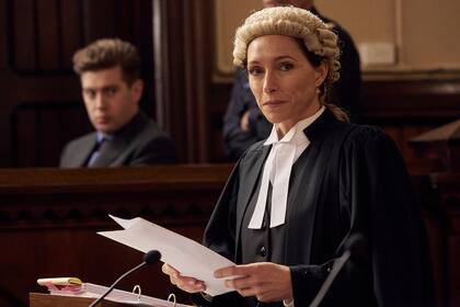 Karvan como Josephine Newton, una barrister (abogada que litiga en tribunales, según la división del derecho británico, con su típica toga y peluca) que no abandona a los más humildes, en la serie de Acorn TV, Newtons Law