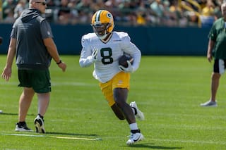 El corredor de Packers Josh Jacobs enfrenta cargos menores por agresión y daños a propiedad