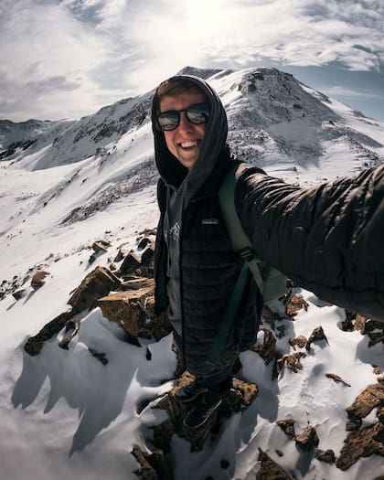 Josh Neuman había viajado a Islandia por turismo pero también para cumplir con compromisos laborales (Foto: Instagram/@joshnewman)