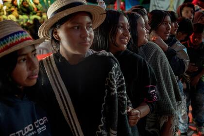 Jóvenes líderes indígenas en Cauca, Colombia, se reúnen para resistir y elegir nuevas voces