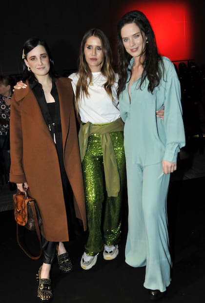 Flor Torrente, Micaela Tinelli y Delfina Chaves en la presentación de la nueva colección de Ginebra