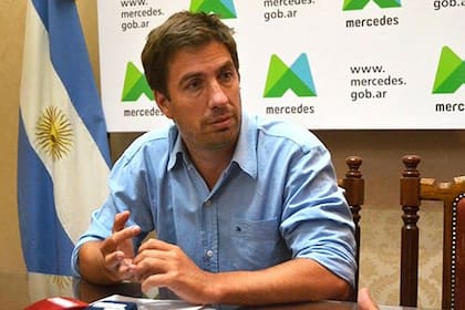 Juan Ustarroz, intendente de Mercedes: titularizó tierras por una supuesta posesión de más de 20 años que la familia Odda reclama como propias