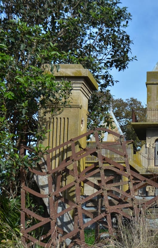 Juan Abelardo le construyó un castillo a Enriqueta Bonora previo a pedirle que se casara con ella.