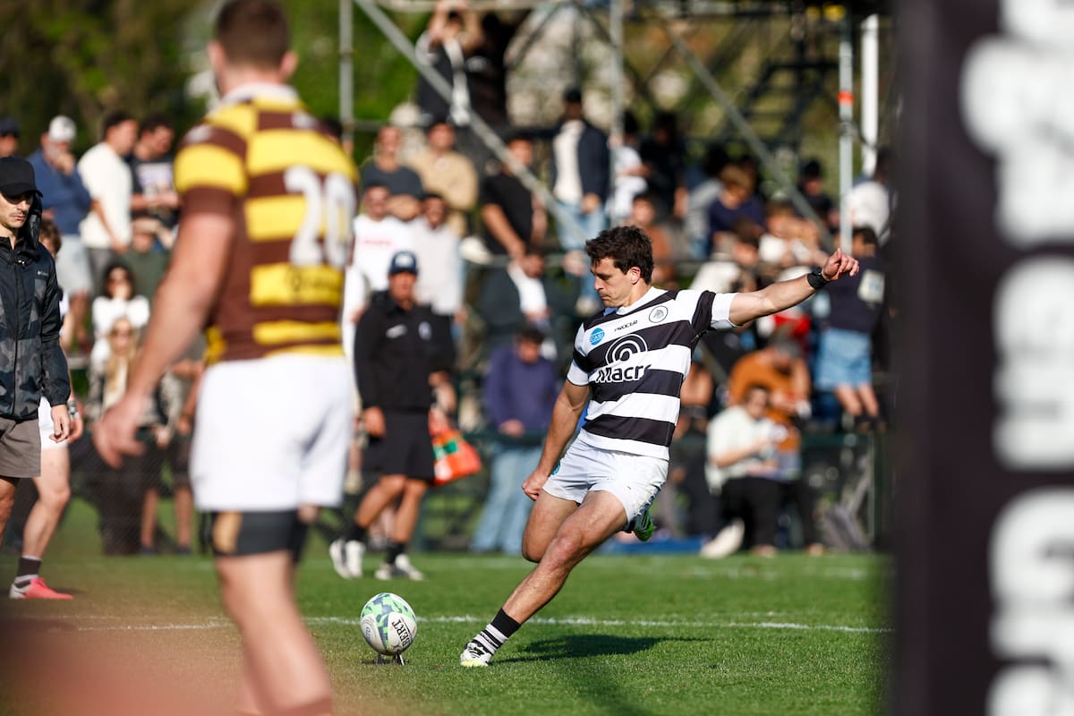 Juan Akemeier ganó el clásico con su conversión en la última jugada; CASI viene acostumbrándose a tener que remontar, como lo hizo en el clásico contra Belgrano en el Top 14 de URBA.