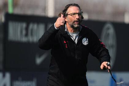 Juan Antonio Pizzi, un símbolo de Rosario Central en el banco de San Lorenzo