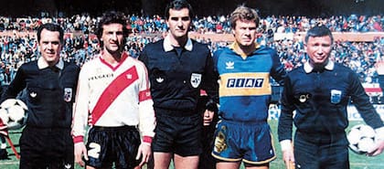 Juan Bava dirigió 11 superclásicos