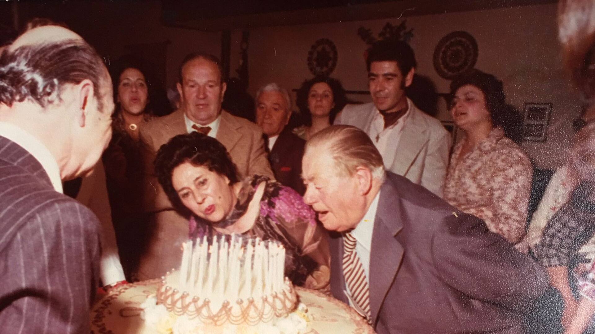 Juan Bellotti y Ofelia Belli, padres de Raúl Jorge y Juan Carlos, fueron quienes bautizaron Chimbote a la empresa