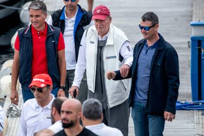 Juan Carlos durante la regata InterRias en el puerto gallego de Sanxenxo, en su primera visita a España tras su exilio por casos de corrupción