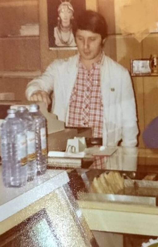 Juan Carlos en la pastelería
