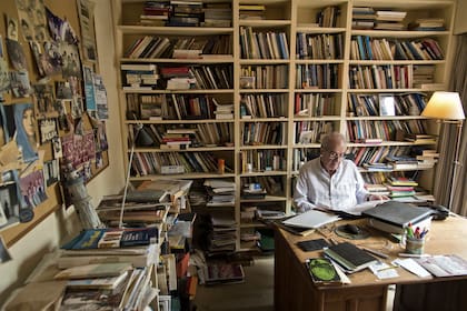 Juan Carlos Torre, autor del memorable artículo sobre "Los huérfanos de la política de partidos"