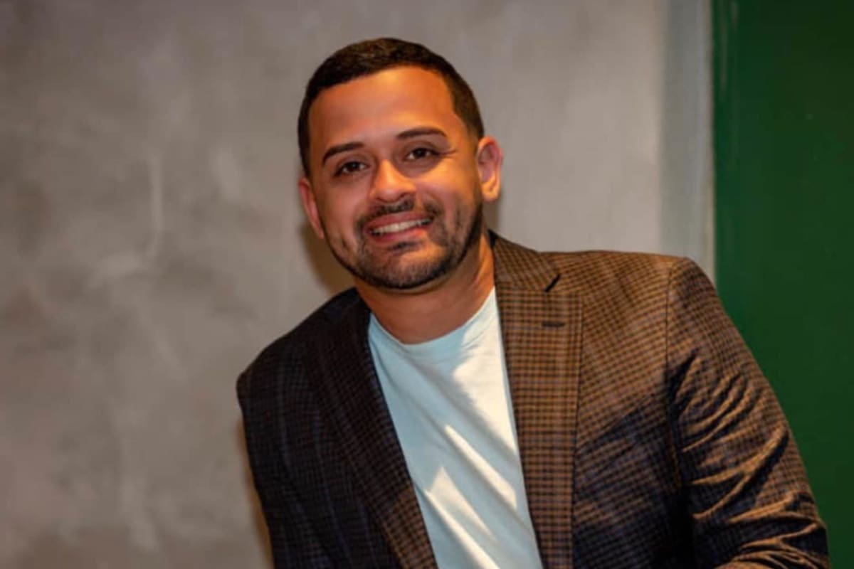 Juan Cirino emigró hacia Estados Unidos en el año 2015 y hoy colabora con su comunidad