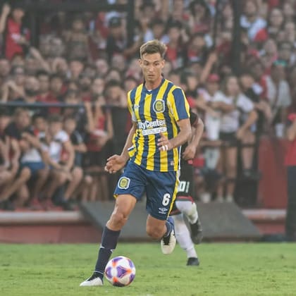 Juan Cruz Komar, defensor surgido de Boca que actualmente se desempeñaba en Rosario Central