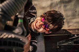 Es argentino, con solo 20 años es mecánico del Dakar y confiesa su nuevo sueño
