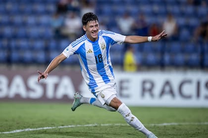 Juan Cruz Meza, volante de River, podría meterse en el once inicial de cara al compromiso frente a Colombia de este sábado