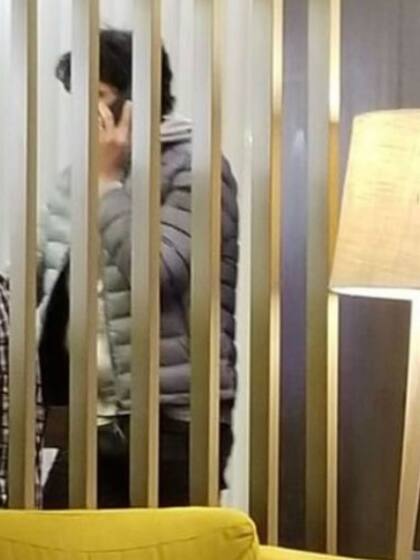 Juan Darthés estuvo solo una semana en el país