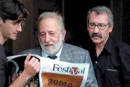 Juan Diego Botto, Adolfo Aristarain y José Sacristán, como en casa