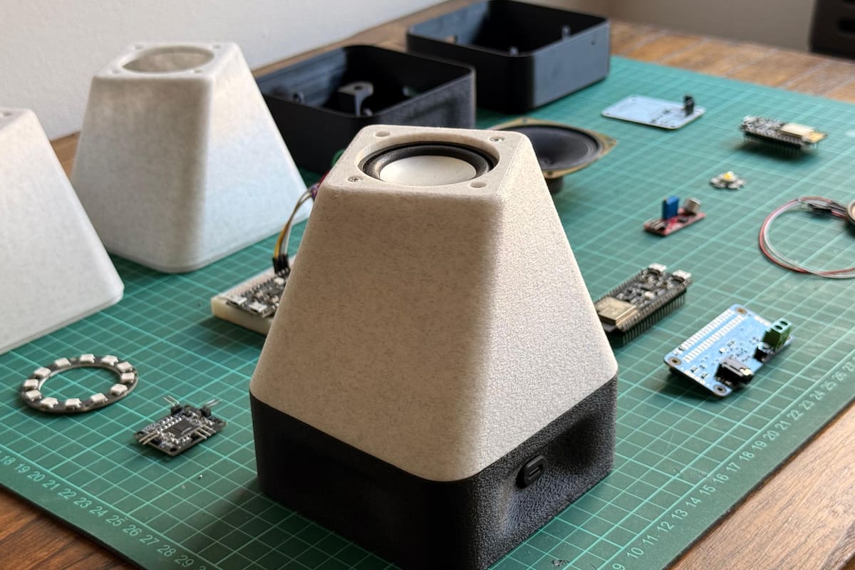 Juan diseñó Ato con su impresora 3D. Créditos: Juan Cereigido.