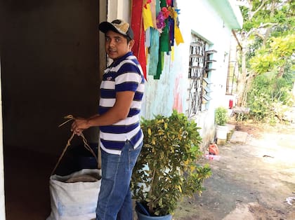 Juan Ek, que solía trabajar en una cadena de taquerías en el área de la bahía de San Francisco, volvió a México en 2013 para cuidar de su madre enferma