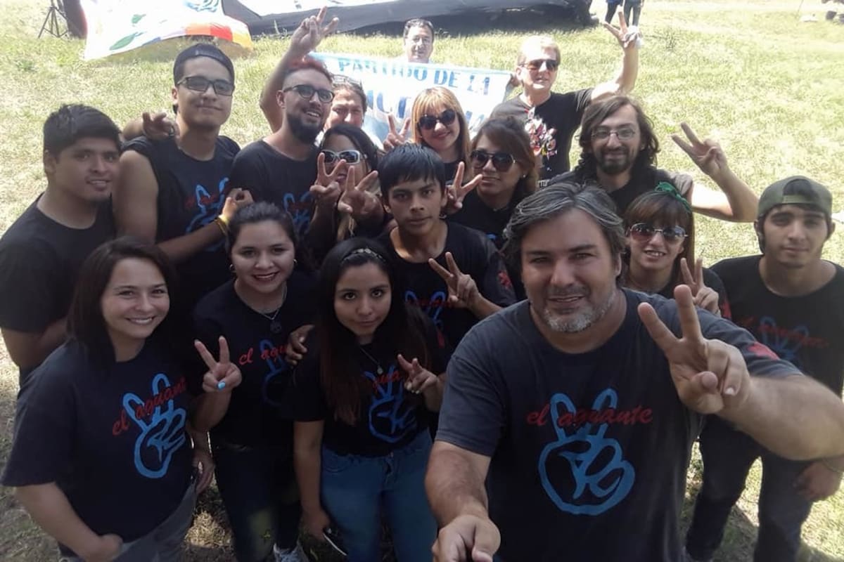 Juan Emilio Ameri, en una foto con integrantes de su agrupación política