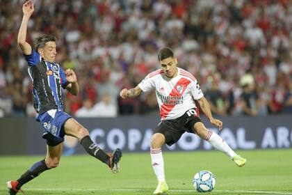 Juan Fernando Quintero, durante el partido con Almagro por los cuartos de final de la Copa Argentina.