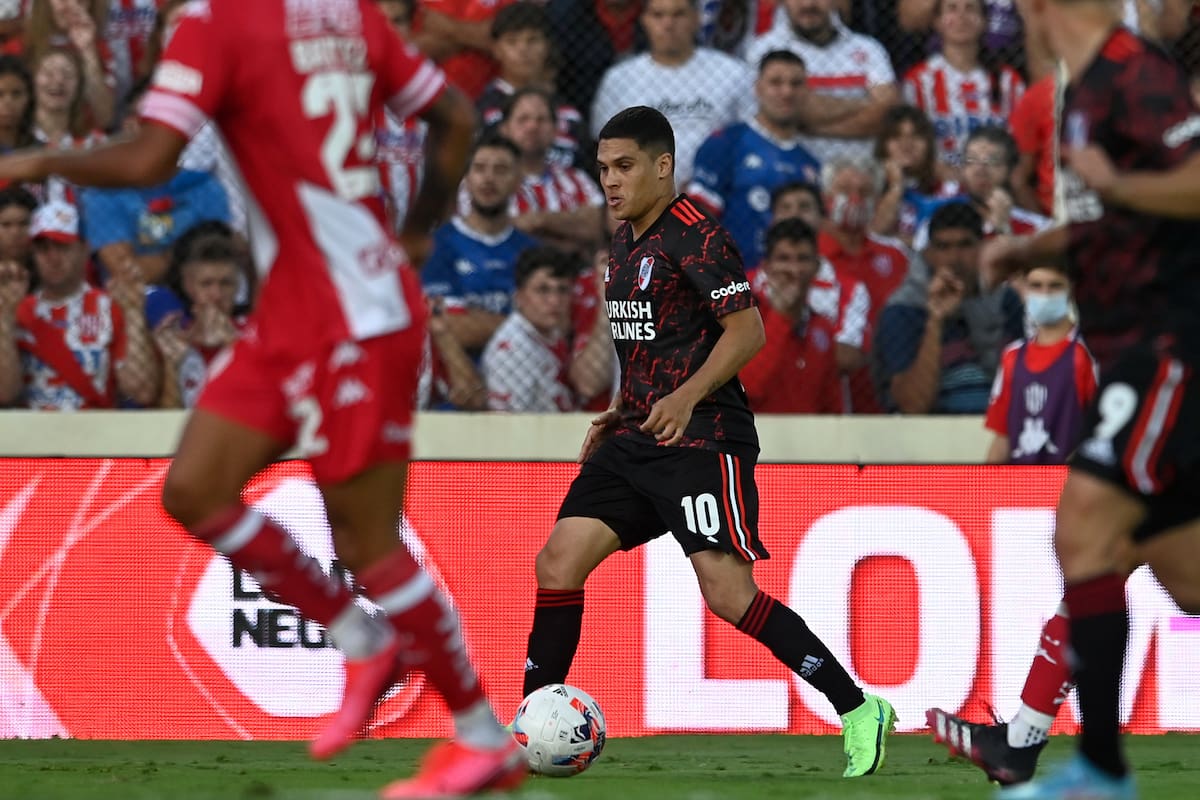 Juan Fernando Quintero y un regreso discreto: apenas jugó 45 minutos en la derrota de River ante Unión