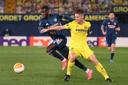 Juan Foyth le cometió un penal a Pepe, bien anulado por el VAR, porque el delantero, previamente, había tocado la pelota con el brazo