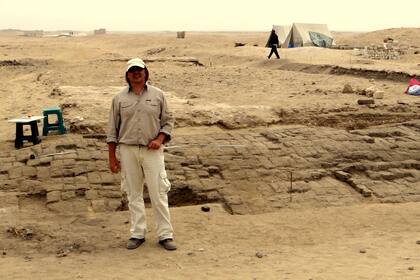 Juan Friedrichs en Amarna, la ciudad fundada por el faraón Akhenaton