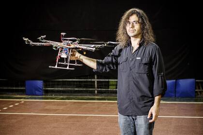 Juan Giribet, investigador del Conicet, desarrolló el primer cerebro de dron made in Argentina.