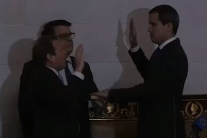 Juan Guaidó, tras los incidentes, dentro del Parlamento