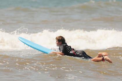 Juan Ignacio, que en marzo cumplirá los 12 años, practicando bodyboard.