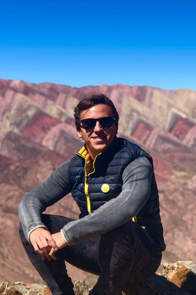 Juan Ignacio trabaja desde su hogar para una empresa inglesa