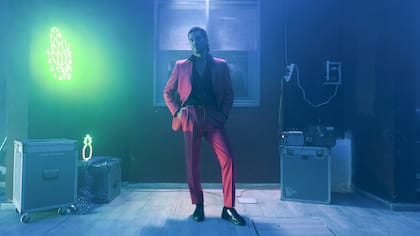 Juan Ingaramo durante el rodaje del video de "El fenómeno del mambo" donde retoma sus raíces cuarteteras y se convierte en un auténtico potro cordobés
