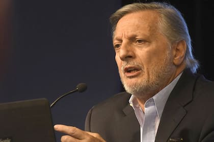 "Son medidas coyunturales", dijo Aranguren sobre la pesificación de tarifas anunciada recientemente