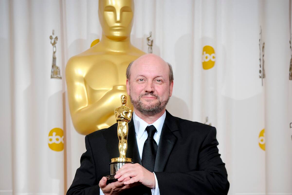 Juan Jose Campanella con el Oscar por El secreto de sus ojos, en el Kodak Theatre de Hollywood, California, en marzo de 2010