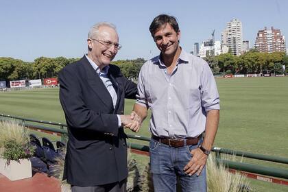 Juan José Grigera Naón, del IPCVA y Eduardo Novillo Astrada, presidente de la AAP luego de la firma del convenio de cooperación