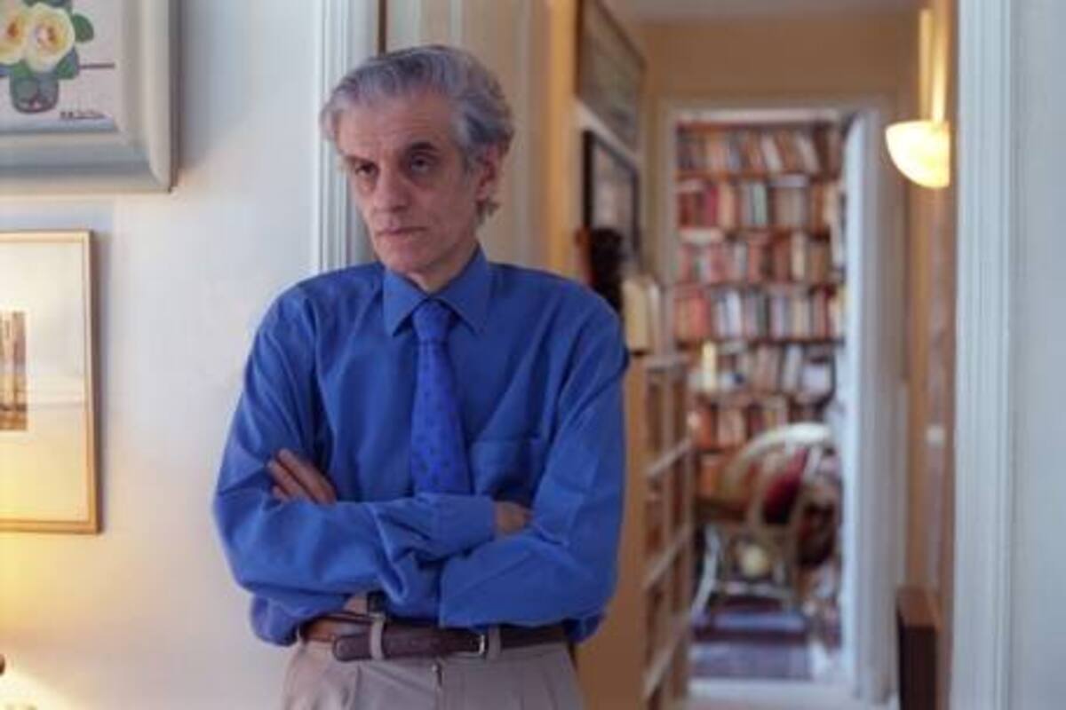 JUAN JOSE SEBRELI EN SU CASA -30/12/2001