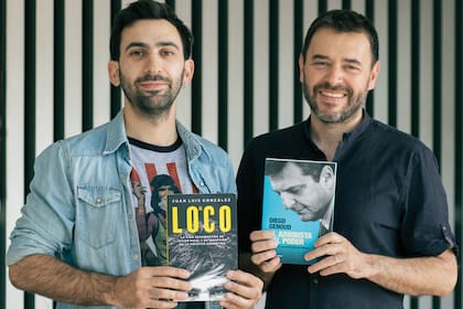 Juan Luis González y Diego Genoud, autores de las biografías de los dos hombres que se medirán en el balotaje