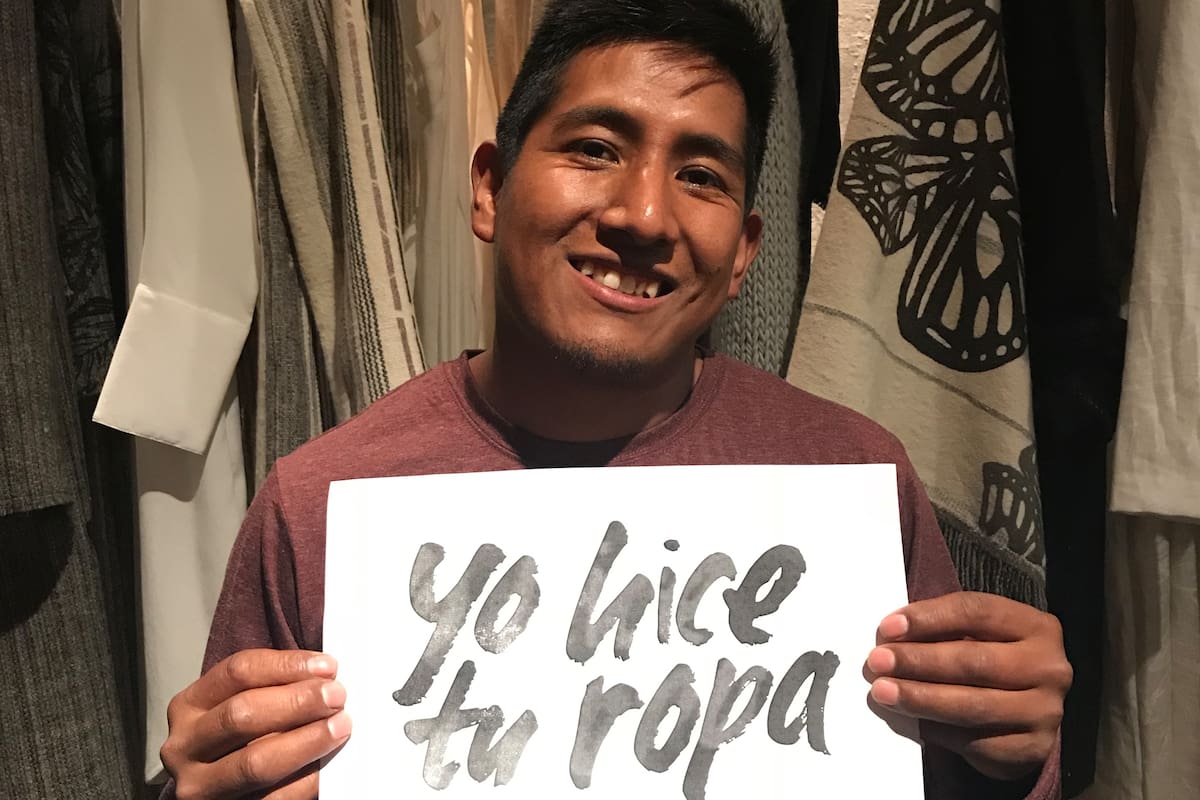 Juan Mamaní tiene 30 años y cuatro hijos, vive en Iruya, los hombres tejen, las mujeres hilan y los niños juegan con ovillos