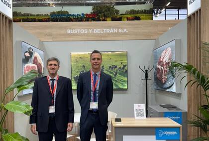 Juan Manuel Beltran y Marcos Nores, gerente comercial del frigorífico