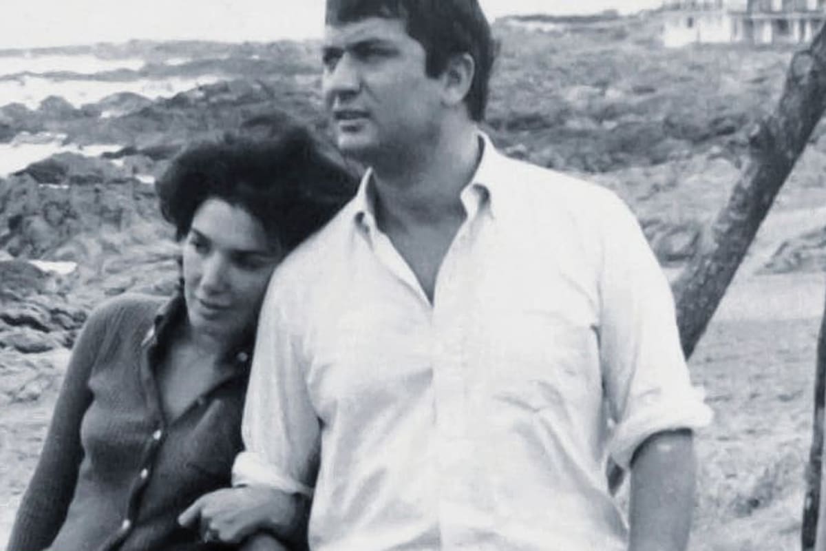 Juan Manuel Bordeu y Graciela Borges, con quien se casó en segundas nupcias en 1966, durante un paseo por la playa