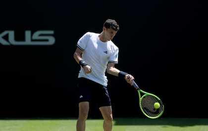 Juan Manuel Cerúndolo durante su éxito ante Arthur Frey en el ATP de Eastbourne, en Devonshire Park