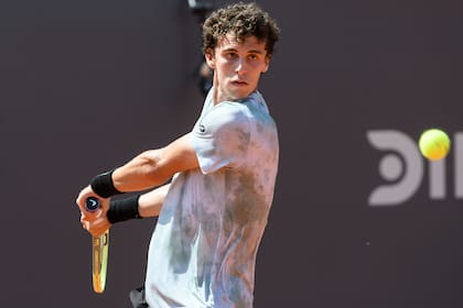 Juan manuel Cerúndolo y un revés en el Challenger de Buenos Aires