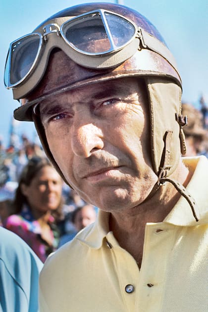 1976
Juan Manuel Fangio se calzó el casco en
Long Beach para una demostración durante el Grand Prix de la Costa Oeste de EE.UU
