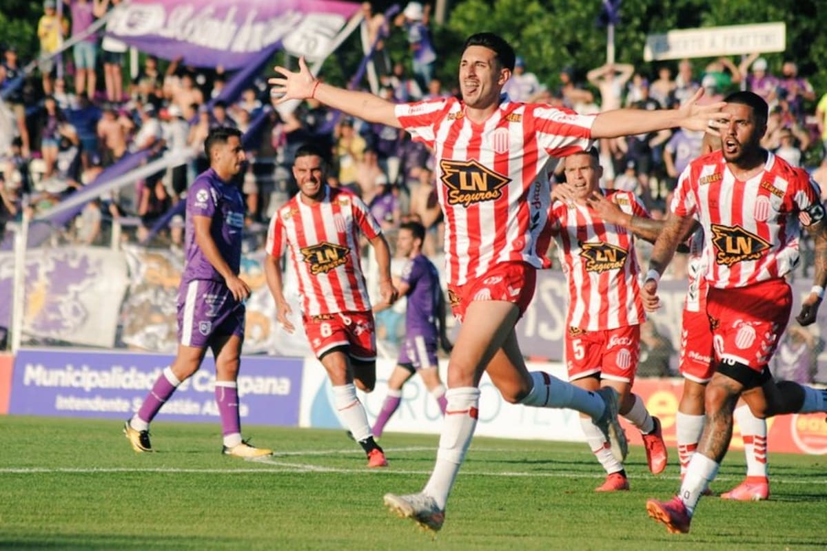 Juan Manuel Vázquez festeja su gol para Barracas Central durante el partido que el Guapo venció por 3-1 a Villa Dálmine y que ahora está siendo investigado por la Justicia.