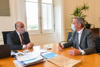 Juan Manzur con Mariano Arcioni, gobernador de Chubut, hoy en la Casa Rosada